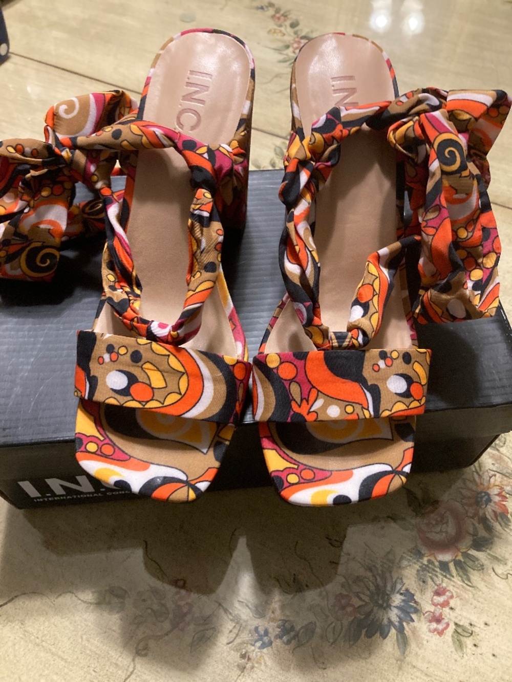 INC Orange/Black/Brown Lace-Up Sandals Sz 7